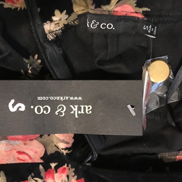 🌵Small Black and flower Shorts NWT - Picture 5 of 5